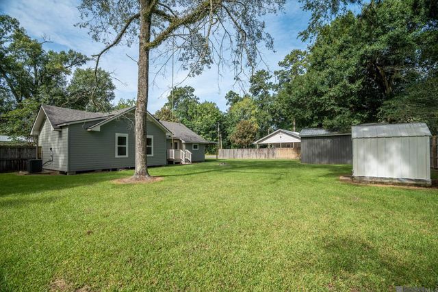 301 Leslie St, Denham Springs, LA 70726