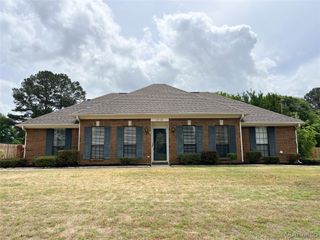 1218 YORKSHIRE Drive, Prattville, AL 36067