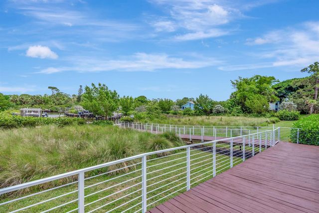 4680 SE Manatee Way, Stuart, FL 34997