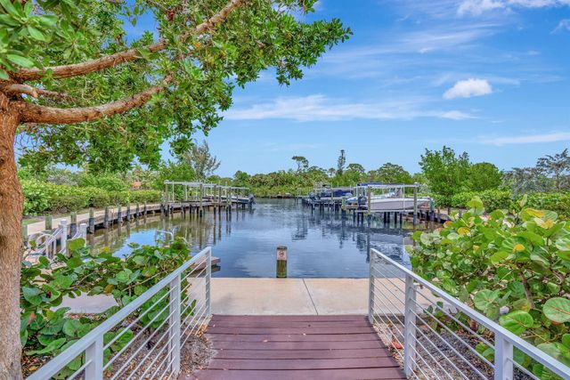 4680 SE Manatee Way, Stuart, FL 34997