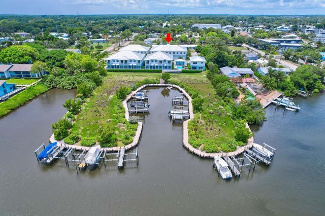 4680 SE Manatee Way, Stuart, FL 34997