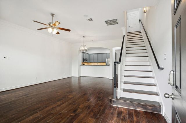 9026 Lakes At 610 Drive, Houston, TX 77054