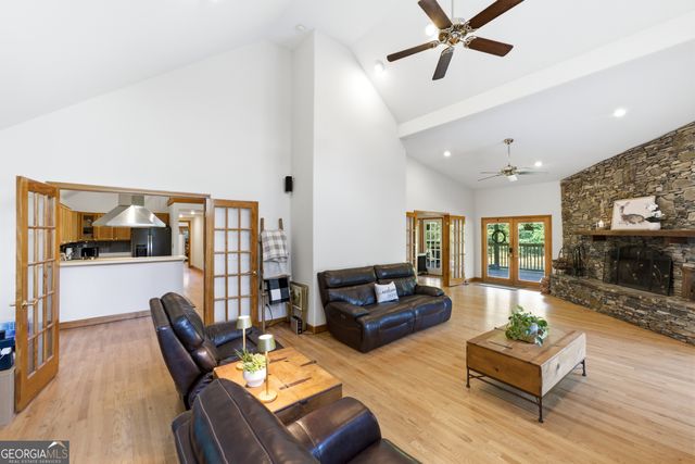 3554 Martin Creek Drive, Gainesville, GA 30506