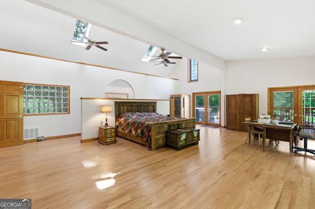 3554 Martin Creek Drive, Gainesville, GA 30506