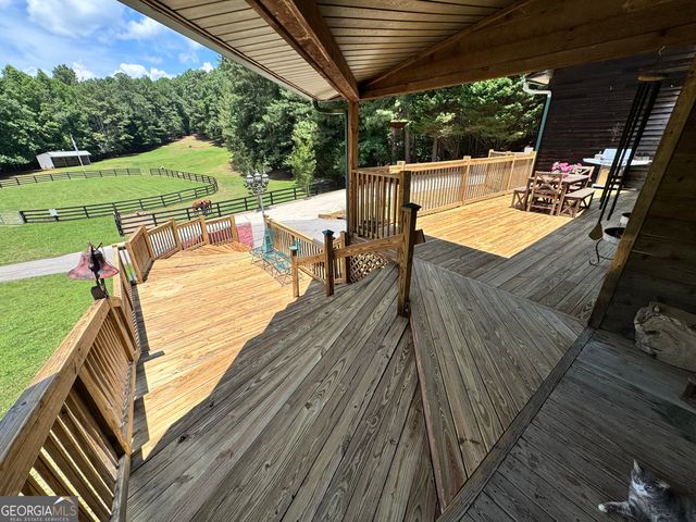 3554 Martin Creek Drive, Gainesville, GA 30506