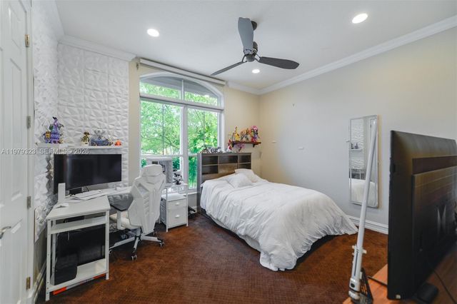 1448 Mariner Way, Hollywood, FL 33019