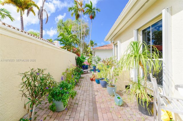 1448 Mariner Way, Hollywood, FL 33019