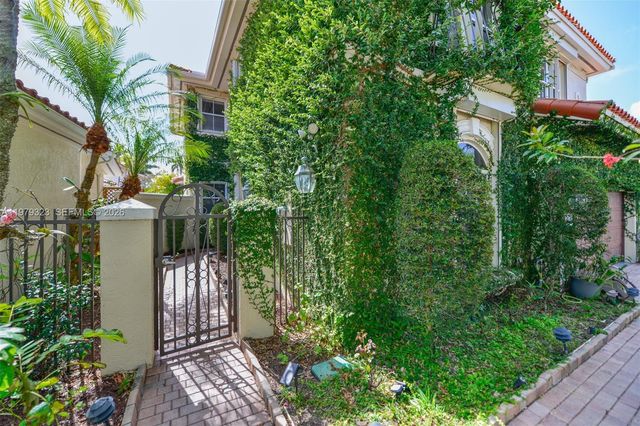 1448 Mariner Way, Hollywood, FL 33019