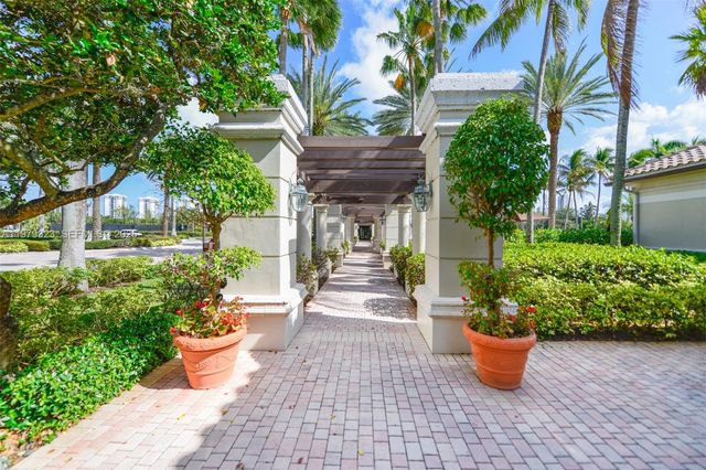 1448 Mariner Way, Hollywood, FL 33019