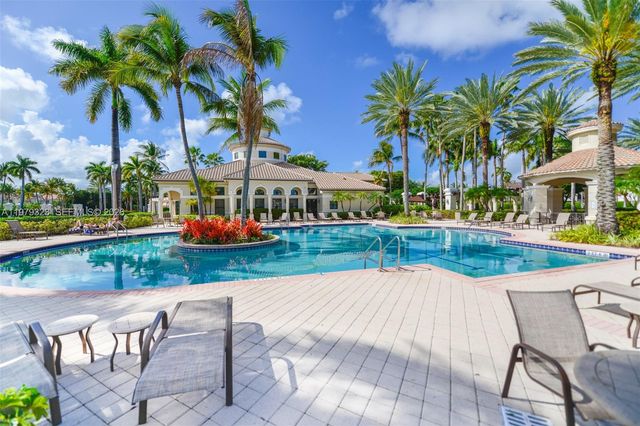 1448 Mariner Way, Hollywood, FL 33019