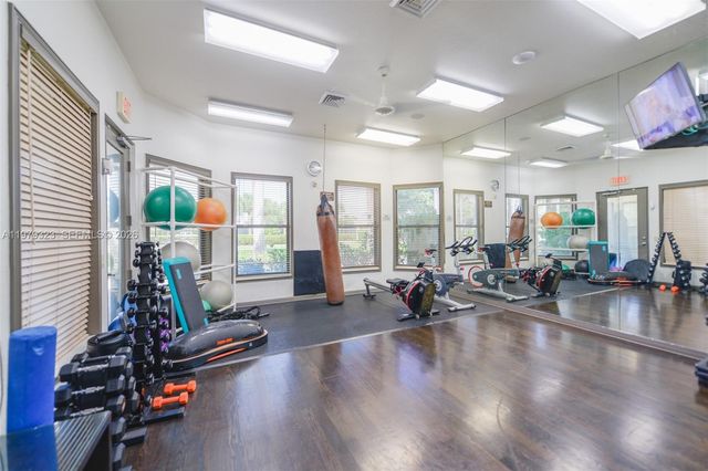 1448 Mariner Way, Hollywood, FL 33019