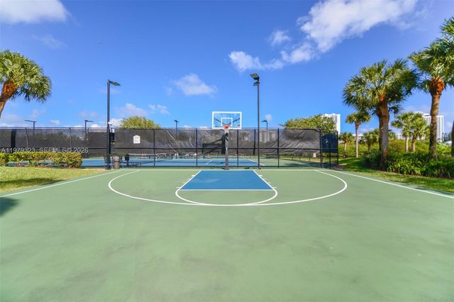 1448 Mariner Way, Hollywood, FL 33019