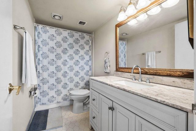 2400 Presidential Way 1505, West Palm Beach, FL 33401