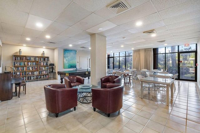 2400 Presidential Way 1505, West Palm Beach, FL 33401