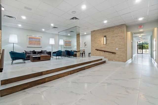 2400 Presidential Way 1505, West Palm Beach, FL 33401