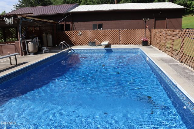 1528 Irondale Road, Big Stone Gap, VA 24219