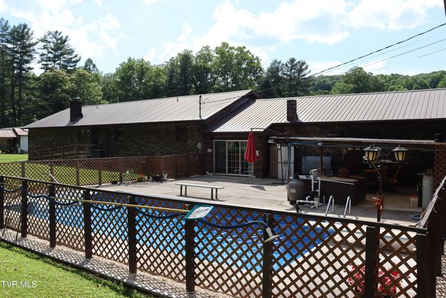1528 Irondale Road, Big Stone Gap, VA 24219