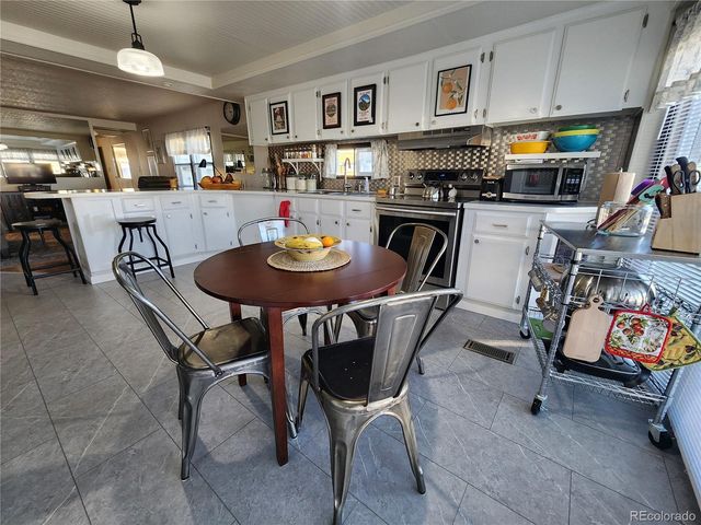 729 W 17th Avenue W, Longmont, CO 80501