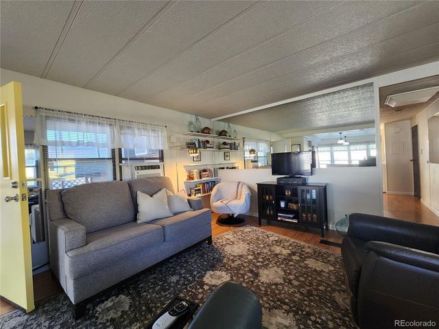 729 W 17th Avenue W, Longmont, CO 80501