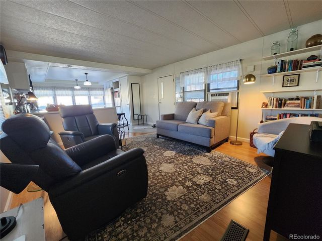 729 W 17th Avenue W, Longmont, CO 80501