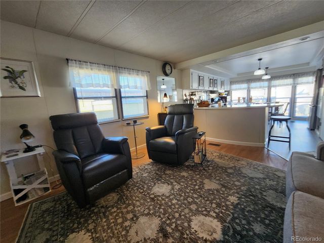 729 W 17th Avenue W, Longmont, CO 80501