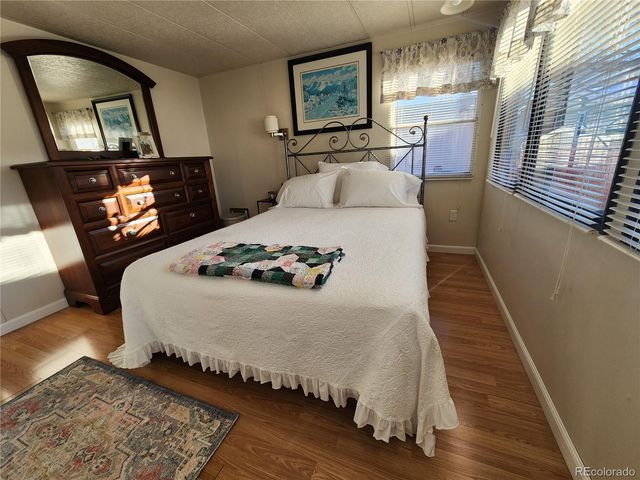 729 W 17th Avenue W, Longmont, CO 80501