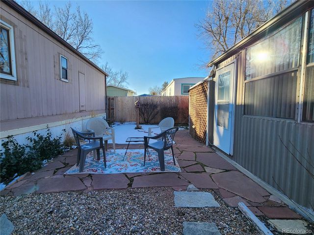 729 W 17th Avenue W, Longmont, CO 80501