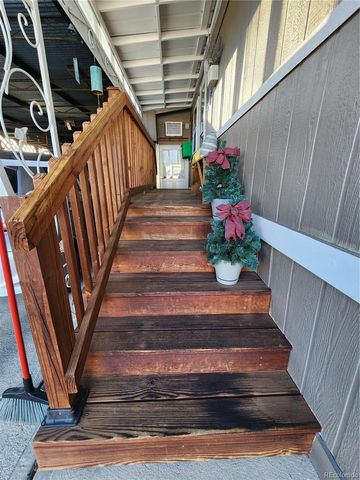 729 W 17th Avenue W, Longmont, CO 80501