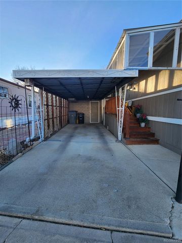 729 W 17th Avenue W, Longmont, CO 80501