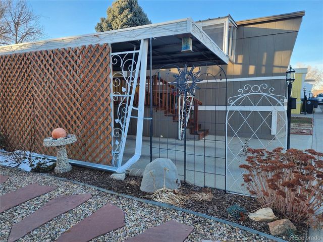 729 W 17th Avenue W, Longmont, CO 80501