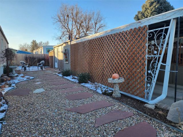 729 W 17th Avenue W, Longmont, CO 80501