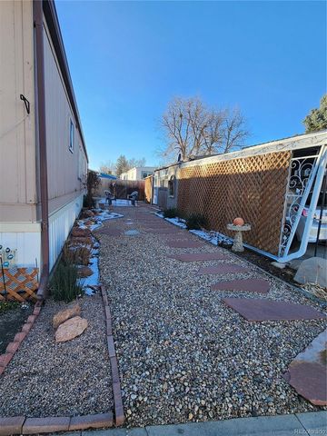 729 W 17th Avenue W, Longmont, CO 80501