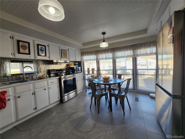 729 W 17th Avenue W, Longmont, CO 80501