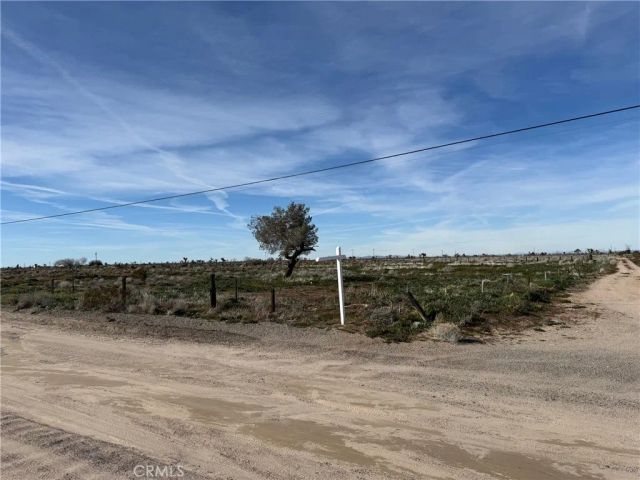 13290 Smoketree, Victorville, CA 92392