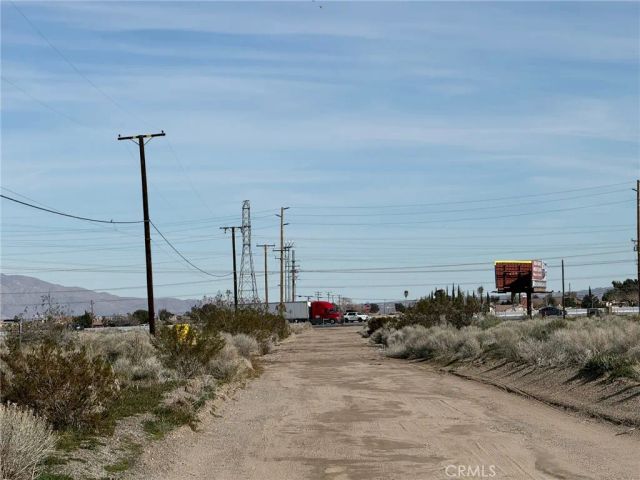 13290 Smoketree, Victorville, CA 92392