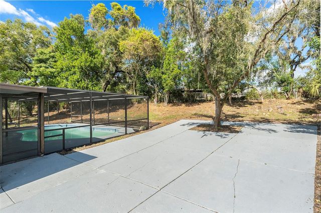 7106 LYNWOOD DRIVE, Tampa, FL 33637