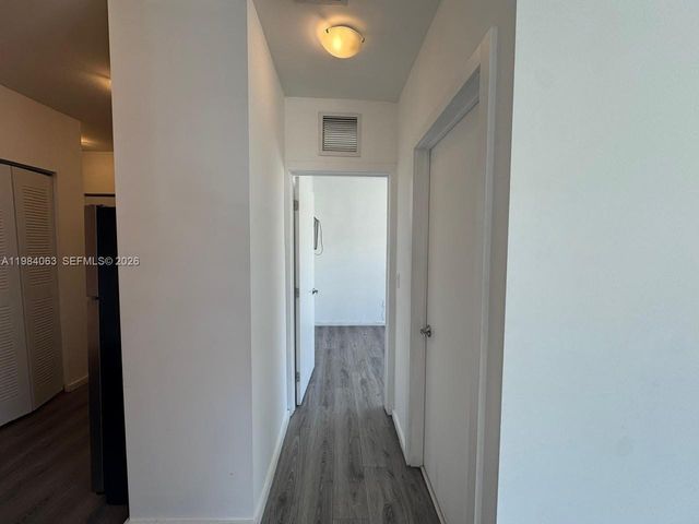 810 7th St 207, Miami Beach, FL 33139