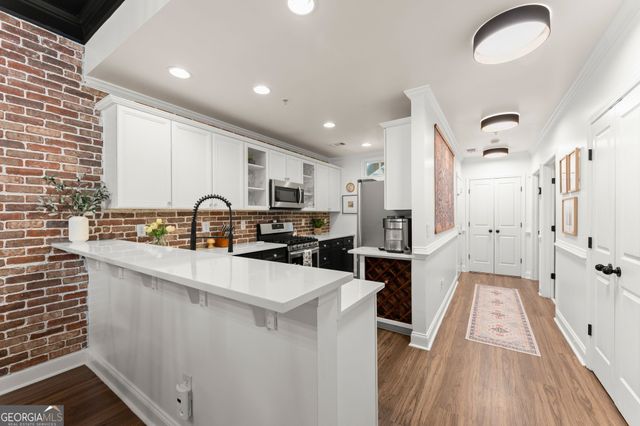 812 Creek View Lane, Roswell, GA 30075