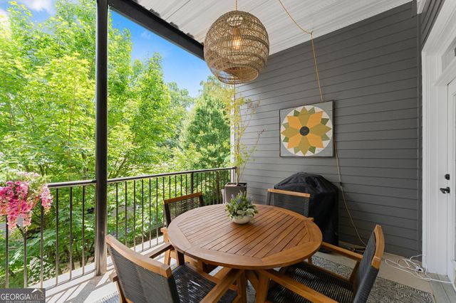 812 Creek View Lane, Roswell, GA 30075