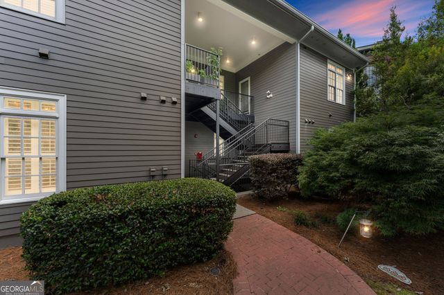 812 Creek View Lane, Roswell, GA 30075