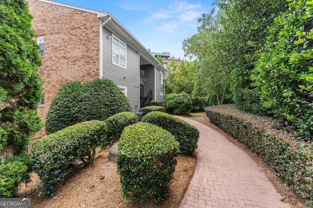 812 Creek View Lane, Roswell, GA 30075