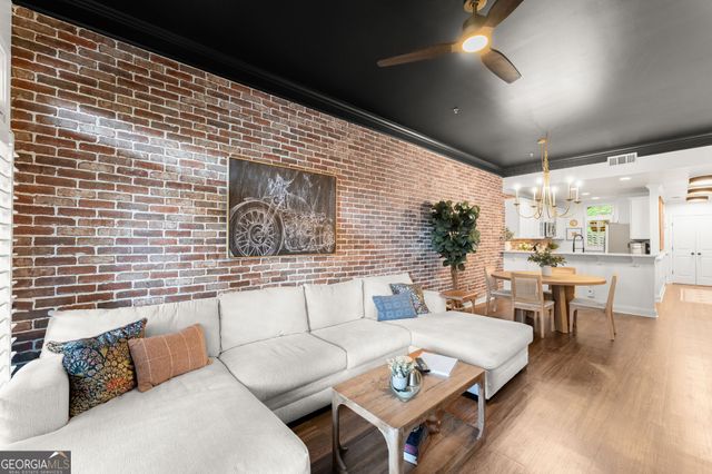 812 Creek View Lane, Roswell, GA 30075