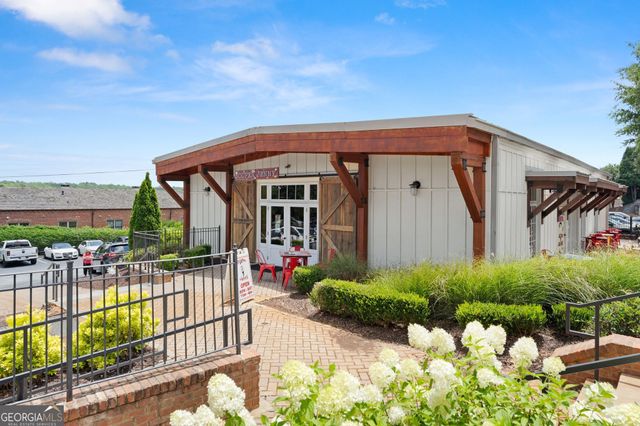 812 Creek View Lane, Roswell, GA 30075