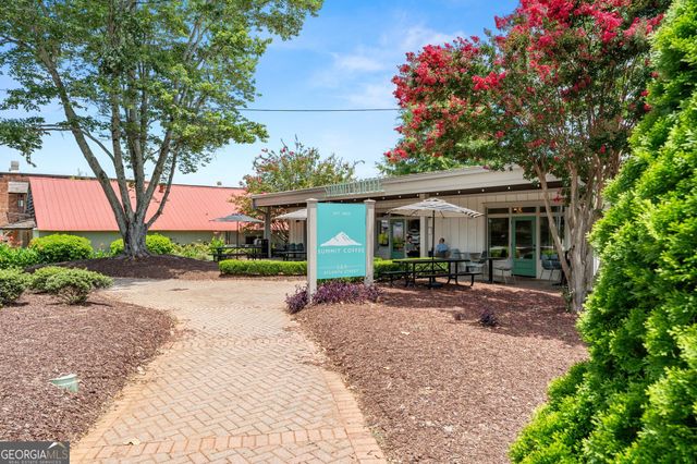 812 Creek View Lane, Roswell, GA 30075