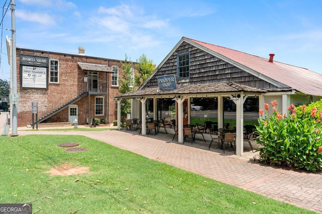 812 Creek View Lane, Roswell, GA 30075