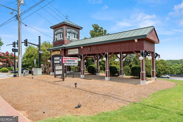 812 Creek View Lane, Roswell, GA 30075