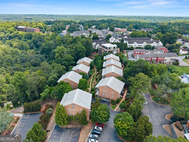 812 Creek View Lane, Roswell, GA 30075
