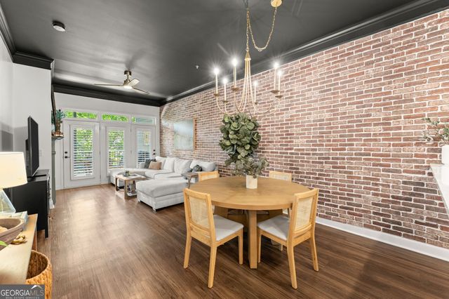 812 Creek View Lane, Roswell, GA 30075