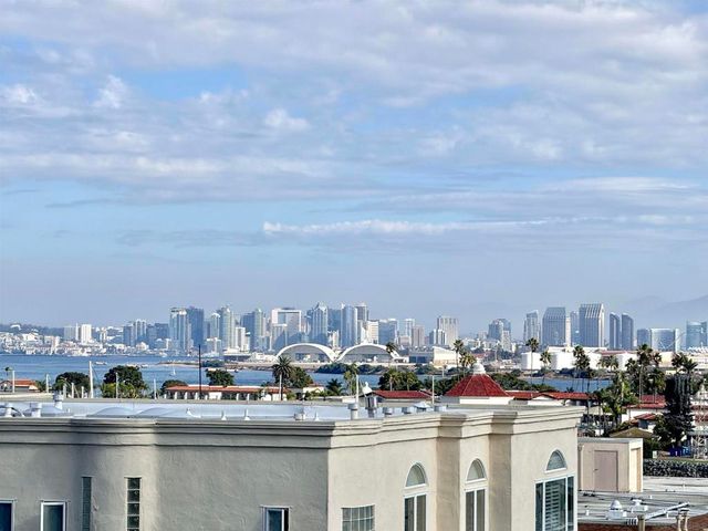 370 Rosecrans St 302, San Diego, CA 92106