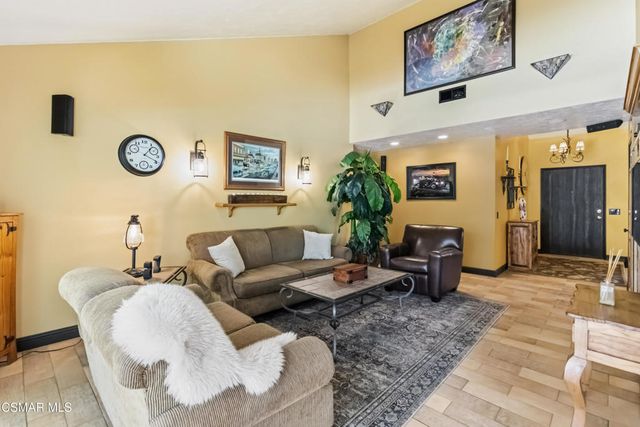 2624 Sasha Court, Simi Valley, CA 93063
